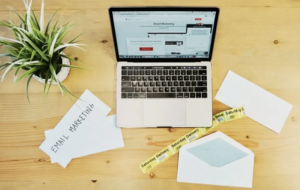 what is email marketing